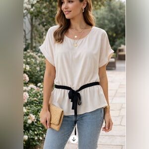 MELLODAY Top with Black Tie Detail